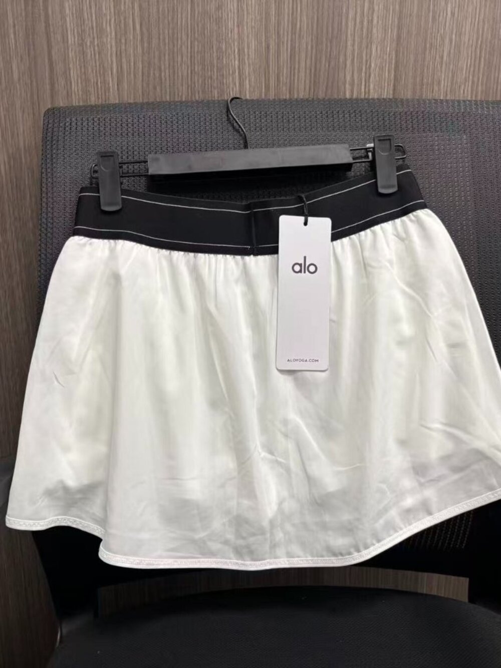 🎾ALO Yoga Match Point Tennis Skirt White Sporty Mini Skirt - Picture 3 of 6